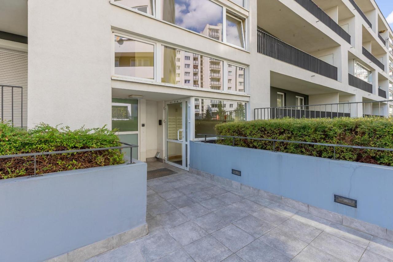 Metro Targowek Spacious Apartment With Parking By Noclegi Renters Warschau Buitenkant foto