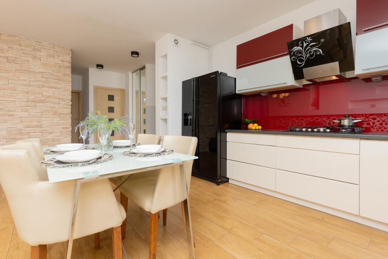 Metro Targowek Spacious Apartment With Parking By Noclegi Renters Warschau Buitenkant foto
