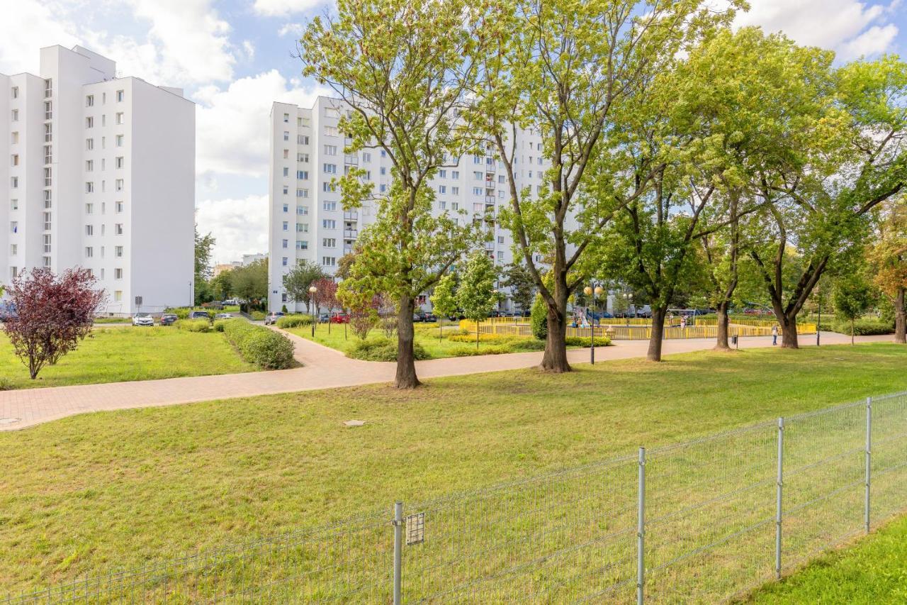 Metro Targowek Spacious Apartment With Parking By Noclegi Renters Warschau Buitenkant foto